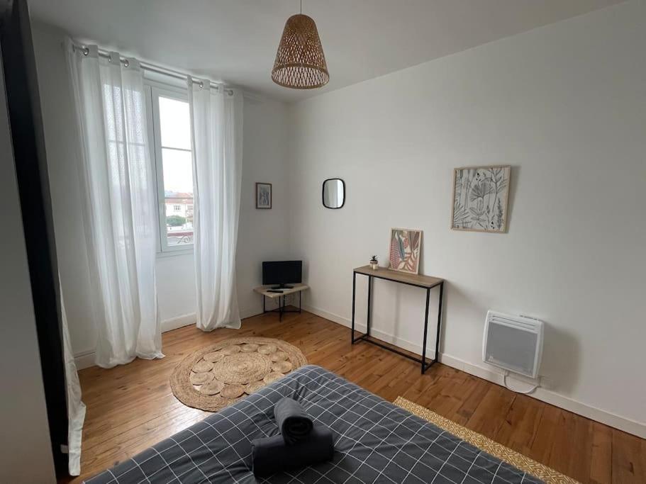 - 4 Pers, Wifi, Balcon Apartment *